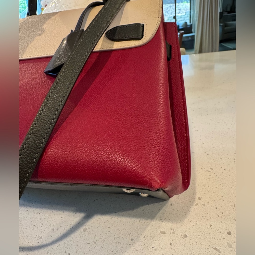 Louis Vuitton lock me Ever MM - Picture 10 of 15